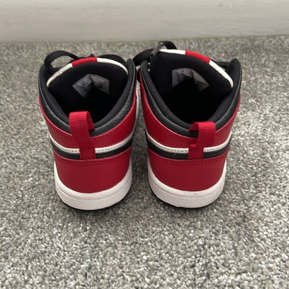 Jordan 1 Mid Chicago (TD) Sz 8C - Picture 7 of 9